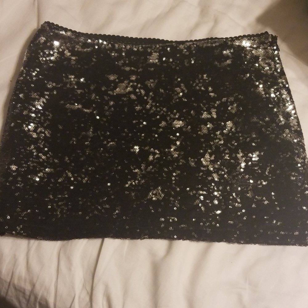 3/$25  Forever 21 black & silver sequined mini